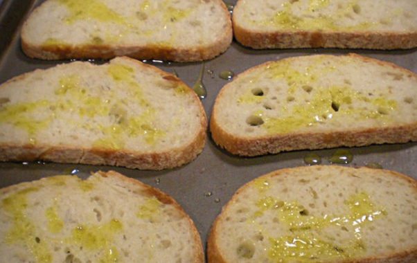 BEAUTIFUL BLACK GARLIC BRUSCHETTA