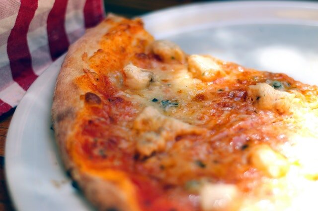 FLATBREAD BLACK GARLIC MARGHERITA PIZZA